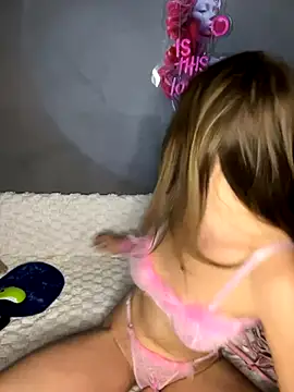 MiraSnis online show from October 20, 2025, 7:25 pm