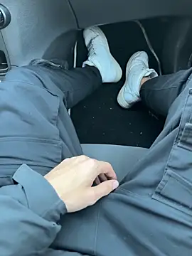 Manu97k online show from November 3, 2025, 6:29 am