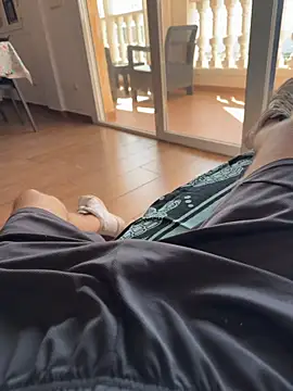 Manu97k online show from November 4, 2025, 1:37 pm