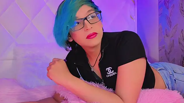 Snapshot of Dannyhot_ chatting on February 5, 2026, 7:32 pm Dannyhot online show from February 5, 2026, 7:32 pm