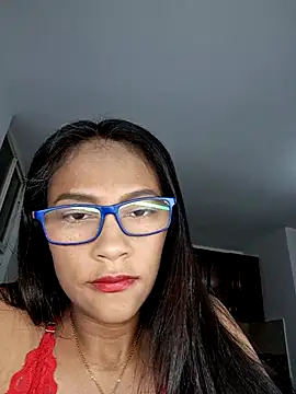 Snapshot of sarah_garcia_ chatting on May 24, 2026, 12:10 am sarah garcia online show from May 24, 2026, 12:10 am