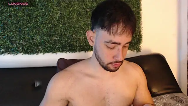 Snapshot of sam_ford_2 chatting on December 16, 2025, 11:53 pm sam ford 2 online show from December 16, 2025, 11:53 pm