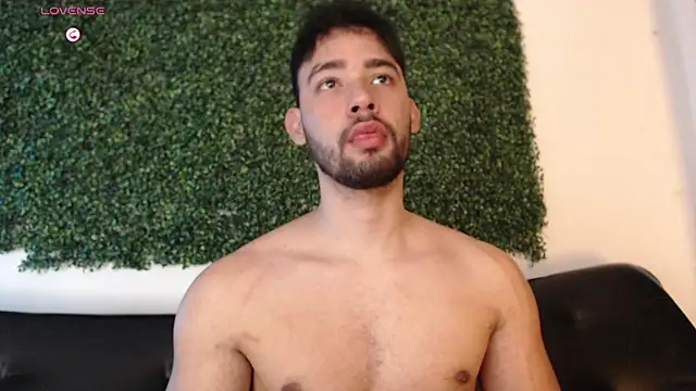 Snapshot of sam_ford_2 chatting on January 12, 2026, 1:23 am sam ford 2 online show from January 12, 2026, 1:23 am