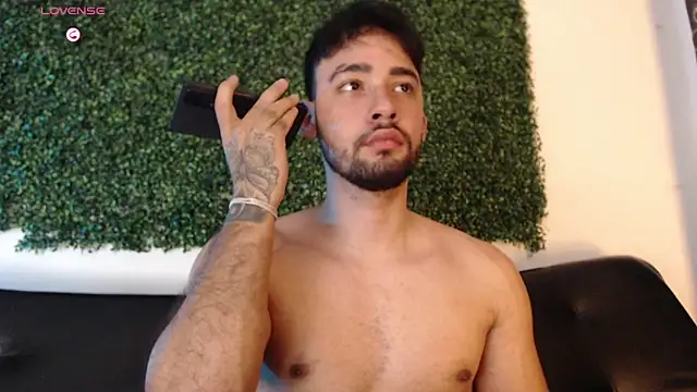 Snapshot of sam_ford_2 chatting on January 11, 2026, 4:08 am sam ford 2 online show from January 11, 2026, 4:08 am