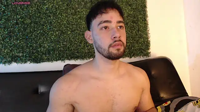 Snapshot of sam_ford_2 chatting on November 7, 2025, 12:37 am sam ford 2 online show from November 7, 2025, 12:37 am