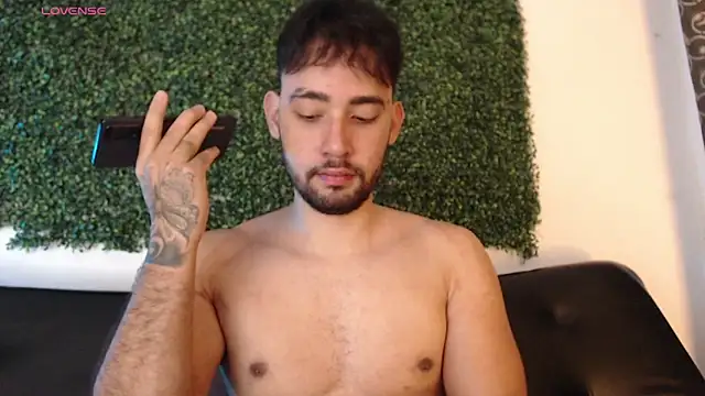 Snapshot of sam_ford_2 chatting on January 10, 2026, 12:39 am sam ford 2 online show from January 10, 2026, 12:39 am