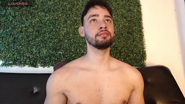 Snapshot of sam_ford_2 chatting on December 20, 2025, 12:57 am sam ford 2 online show from December 20, 2025, 12:57 am