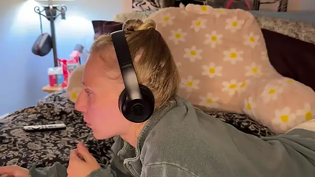 onlysunidreamss online show from November 27, 2025, 2:34 am