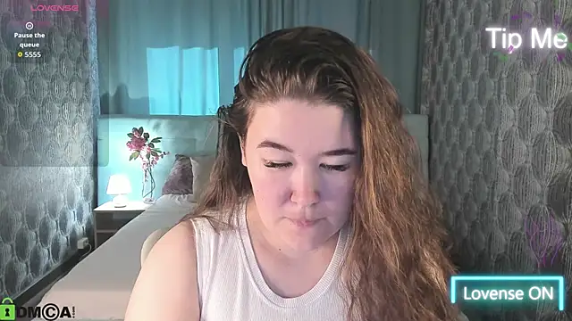 Tara Torres online show from September 26, 2025, 7:37 am