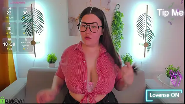 Tara Torres online show from November 7, 2025, 7:46 am