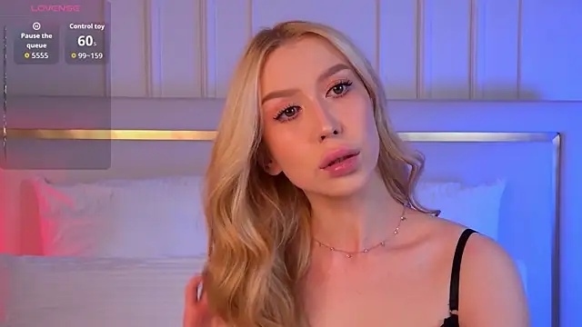 VelvetHell online show from October 3, 2025, 3:41 am