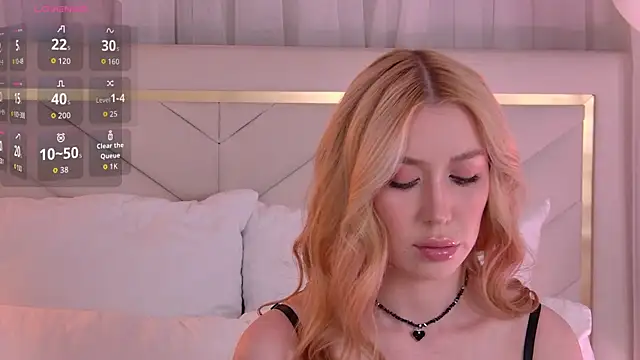 VelvetHell online show from September 18, 2025, 3:42 am