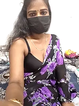 Misss-julli online show from September 13, 2025, 12:49 pm