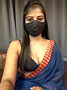 Misss-julli online show from December 17, 2025, 3:00 am