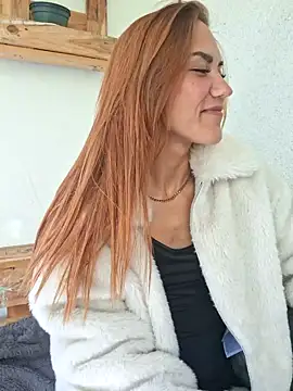 Snapshot of SlimBellaa chatting on October 2, 2025, 11:35 am SlimBellaa online show from October 2, 2025, 11:35 am