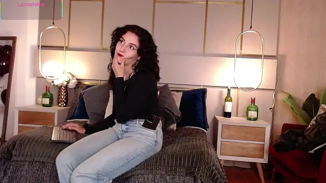 Snapshot of Lina_Montclair chatting on November 13, 2025, 7:29 pm Lina Montclair online show from November 13, 2025, 7:29 pm