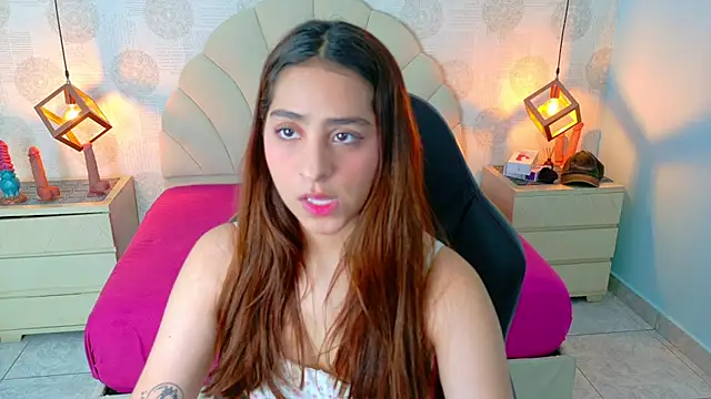 AIXATRISTA1 online show from November 28, 2025, 7:47 pm