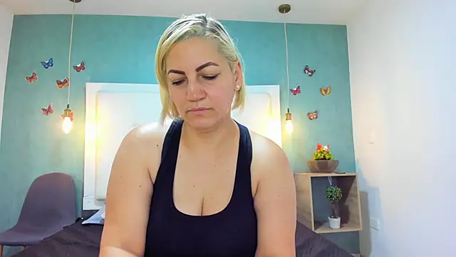 Snapshot of Heidy_milf chatting on September 23, 2025, 8:27 pm Heidy milf online show from September 23, 2025, 8:27 pm