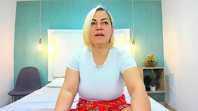 Snapshot of Heidy_milf chatting on November 5, 2025, 8:23 pm Heidy milf online show from November 5, 2025, 8:23 pm