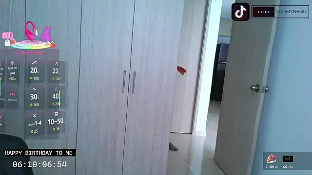 Yulienneg online show from September 17, 2025, 6:54 pm