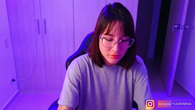 Yulienneg online show from September 30, 2025, 11:55 pm