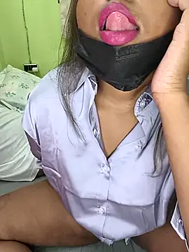 Hot-Sexy-Riya online show from November 1, 2025, 5:51 pm