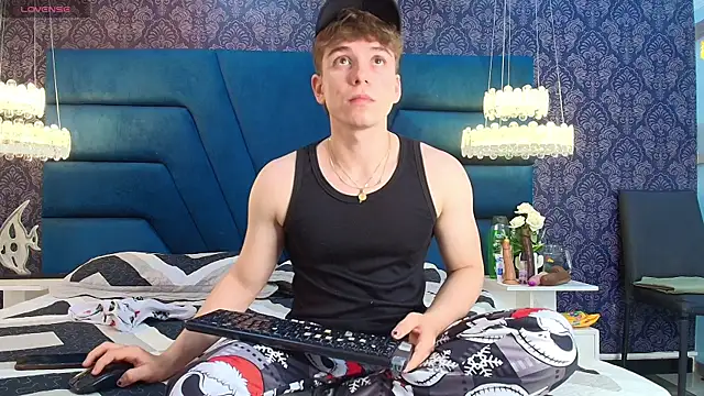 TaylerWhite online show from December 22, 2025, 11:54 am