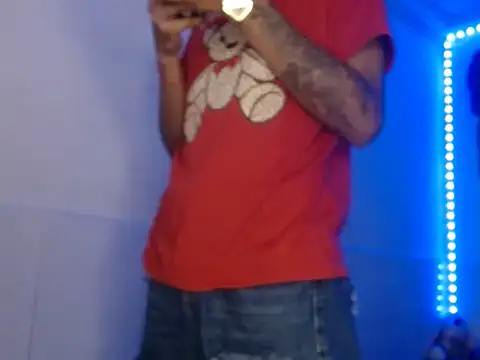 Sexy hotlatin25 online show from October 14, 2025, 4:18 pm