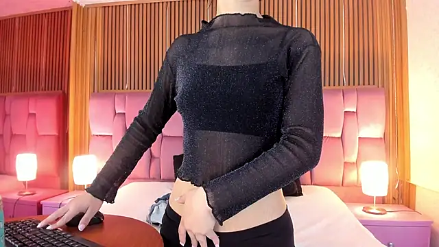 Sophie Calloway online show from October 10, 2025, 2:29 pm