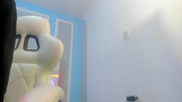 MilkWhore1 online show from February 11, 2026, 7:25 pm