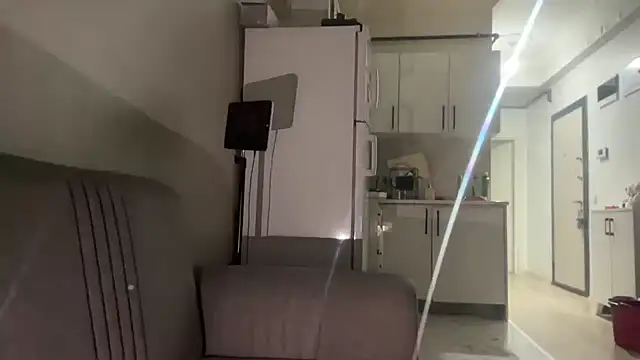 Snapshot of -piece_offire- chatting on January 18, 2026, 7:28 pm -piece offire- online show from January 18, 2026, 7:28 pm