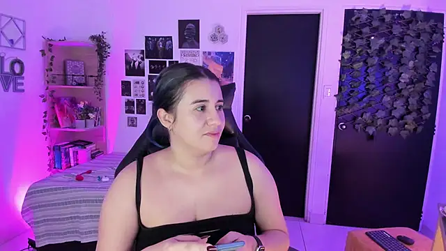 Lana Herondale online show from November 30, 2025, 9:21 am