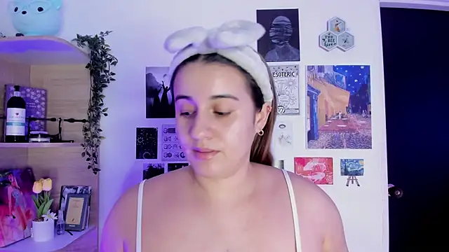 Lana Herondale online show from October 5, 2025, 9:05 pm