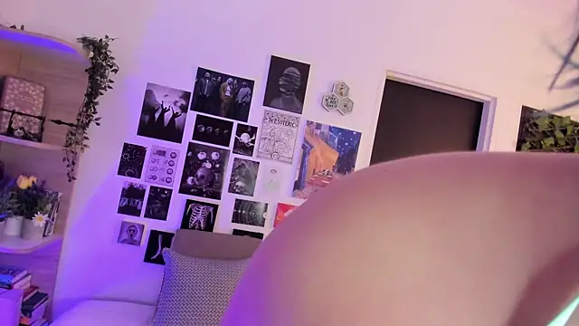 Lana Herondale online show from November 3, 2025, 9:29 pm