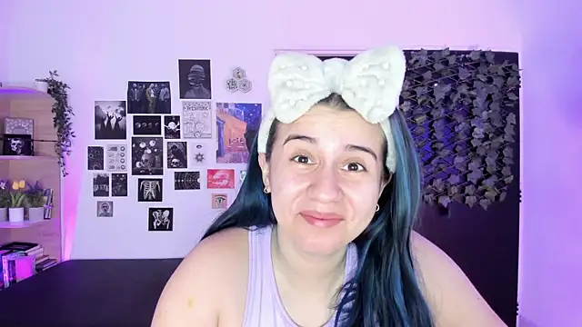 Lana Herondale online show from December 18, 2025, 9:14 am