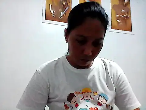 nhayasquirt online show from September 13, 2025, 9:42 am