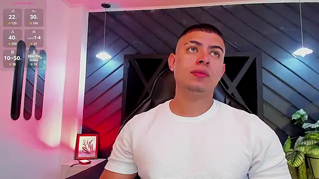 Snapshot of marco_garciia_ chatting on February 14, 2026, 11:16 pm marco garciia online show from February 14, 2026, 11:16 pm