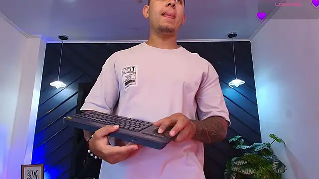 marco garciia  online show from March 4, 2026, 11:12 pm