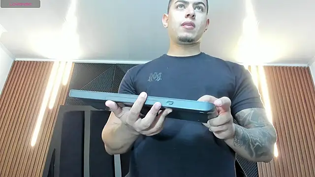 marco garciia  online show from October 3, 2025, 11:06 pm