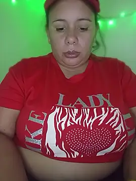 Snapshot of luzdanna chatting on July 12, 2026, 6:53 pm luzdanna online show from July 12, 2026, 6:53 pm