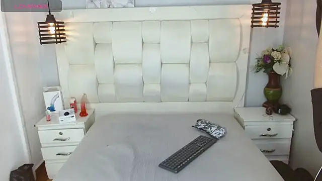 Atley Dolly online show from October 20, 2025, 9:04 pm