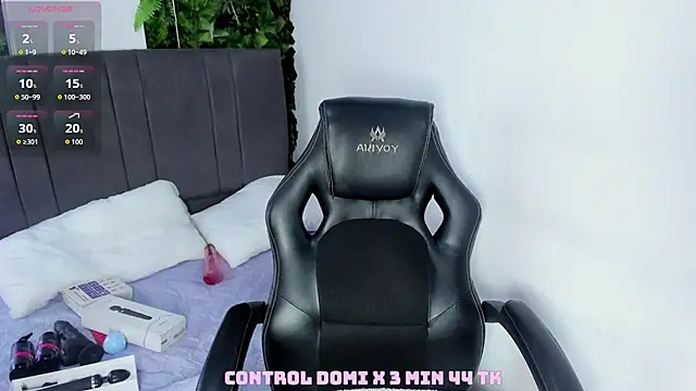 vela-kimm online show from October 21, 2025, 8:08 pm