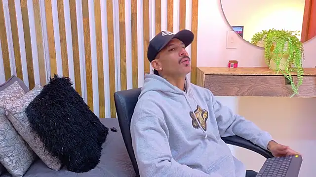 yorbymaxx online show from February 6, 2026, 2:13 pm