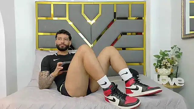 yorbymaxx online show from October 8, 2025, 2:07 pm