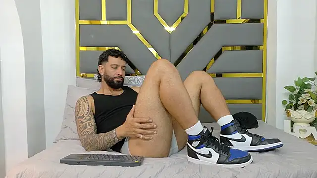 yorbymaxx online show from October 7, 2025, 2:07 pm