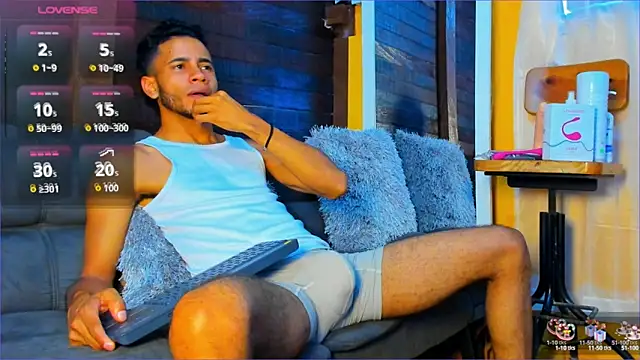 Alex bigcock11  online show from September 24, 2025, 4:02 pm