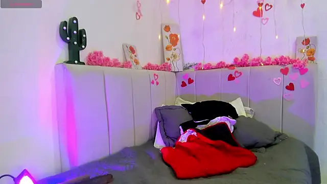 Snapshot of Tommy_Lovee chatting on September 17, 2025, 5:09 am Tommy Lovee online show from September 17, 2025, 5:09 am