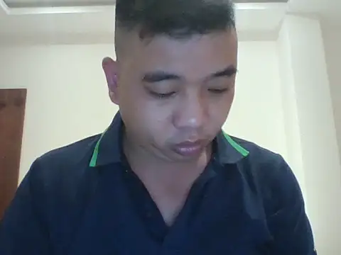 Snapshot of Boy_kuto77 chatting on May 6, 2026, 5:39 pm Boy kuto77 online show from May 6, 2026, 5:39 pm