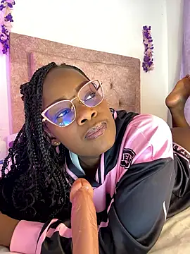 Snapshot of kendra_smiitch chatting on February 23, 2026, 3:41 am kendra smiitch online show from February 23, 2026, 3:41 am