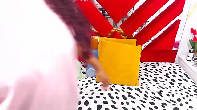 AmbarSmit online show from December 17, 2025, 8:36 pm